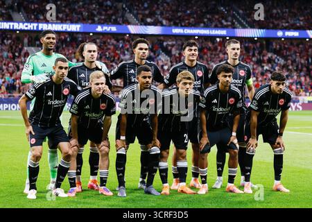 Team von Eintracht Frankfurt während der UEFA Champions League, League-Phase, MD2-Fußballspiel zwischen Atletico de Madrid und Eintracht Frankfurt am 30. September 2025 im Riyadh Air Metropolitano Stadion in Madrid, Spanien Stockfoto