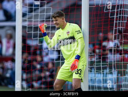 Köln, RheinEnergieStadion, 28.09.2021: Torhüter Alexander Nuebel reagiert im 1. Bundesliga-Spiel 1. FC Köln gegen VFB Stuttgart. Stockfoto