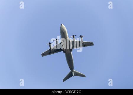 Limassol, Zypern, 09-25-2025 der britische RAF Airbus A400M Atlas flyng bei Akrotiri Sky Stockfoto