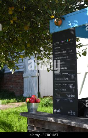 Bauernäpfel Stockfoto