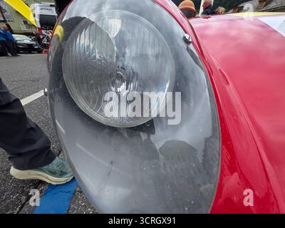 SAN CANDIDO, ITALIEN - 23. SEPTEMBER 2025 - Ferrari Cavalcade Classiche, gewidmet den legendären historischen Modellen von Ferrari in einer Parade, die von jedem PA gefahren wird Stockfoto