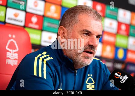 Ange Postecoglou, Manager des Nottingham Forest, während einer Pressekonferenz im City Ground, Nottingham. Bilddatum: Mittwoch, 1. Oktober 2025. Stockfoto