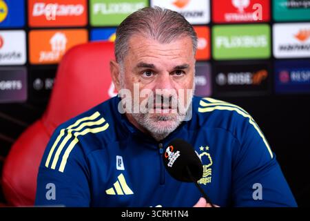 Ange Postecoglou, Manager des Nottingham Forest, während einer Pressekonferenz im City Ground, Nottingham. Bilddatum: Mittwoch, 1. Oktober 2025. Stockfoto