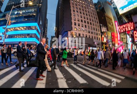 Aktivitäten am Times Square in New York am Mittwoch, 17. September 2025. New York City erlebt in diesem Jahr einen Rückgang des Tourismus, der Berichten zufolge auf die Politik der Trump-Regierung zurückzuführen ist. (© Richard B. Levine) Stockfoto