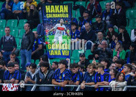 Fans des FC Internazionale, die während der Phase der UEFA Champions League 2025/26 im Fußballspiel des FC Internazionale gegen SK Slavia Praha im San Siro Stadion zu sehen waren. Endresultate; FC Internazionale 3: 0 SK Slavia Praha. Stockfoto