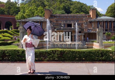 Umgelegte Lobby des Tokyo Imperial Hotels, entworfen vom amerikanischen Architekten Frank Lloyd Wright, im Freilichtmuseum Meiji Mura, Inuyama, Aichi, Japan. Stockfoto