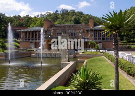 Umgelegte Lobby des Tokyo Imperial Hotels, entworfen vom amerikanischen Architekten Frank Lloyd Wright, im Freilichtmuseum Meiji Mura, Inuyama, Aichi, Japan. Stockfoto