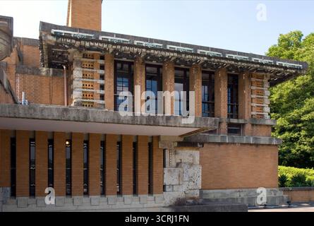 Umgelegte Lobby des Tokyo Imperial Hotels, entworfen vom amerikanischen Architekten Frank Lloyd Wright, im Freilichtmuseum Meiji Mura, Inuyama, Aichi, Japan. Stockfoto