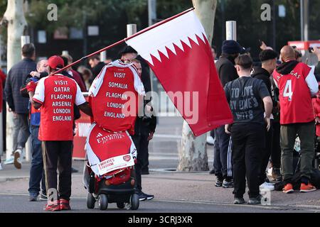 London, Großbritannien. Oktober 2025. Arsenal Fans vor dem Gruppenspiel Arsenal FC gegen Olympiacos FC UEFA Champions League Runde 1 im Arsenal Stadium, London, England, Großbritannien am 1. Oktober 2025 Credit: Katie Chan/Every Second Media Credit: Every Second Media/Alamy Live News Stockfoto