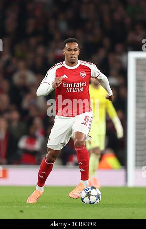 London, Großbritannien. Oktober 2025. Gabriel von Arsenal während des Gruppenspiels Arsenal FC gegen Olympiacos FC UEFA Champions League Round One im Arsenal Stadium, London, England, Großbritannien am 1. Oktober 2025 Credit: Katie Chan/Every Second Media Credit: Every Second Media/Alamy Live News Stockfoto