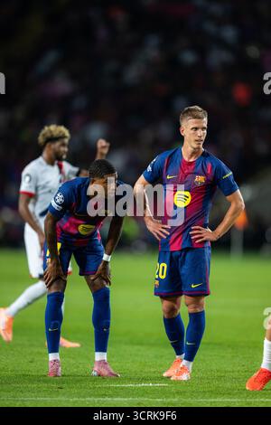 Barcelona, Spanien, 1. Oktober 2025. Spieler des FC Barcelona (14) Marcus Rashford und (20) Dani Olmo während des Champions-League-Spiels zwischen dem FC Barcelona und PSG im Olympiastadion Lluis Companys, Barcelona, Spanien, am 1. Oktober 2025. Stockfoto