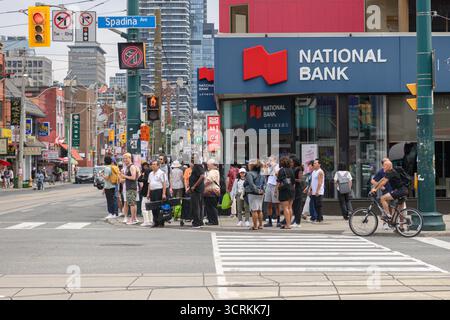 Toronto, ON, Kanada - 30. August 2025: Sehen Sie sich das Logo der National Bank Canada an. Stockfoto
