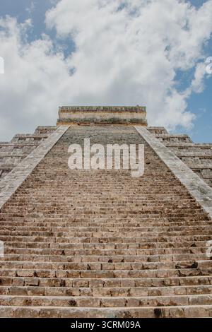 Hochsommersonne in Chichen itza Stockfoto