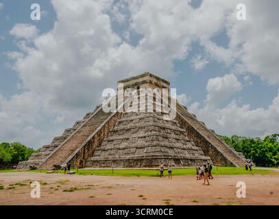 Hochsommersonne in Chichen itza Stockfoto