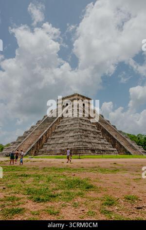 Hochsommersonne in Chichen itza Stockfoto