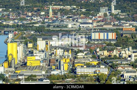 Blick aus der Vogelperspektive, Hafen mit Broekelmann Ölmühle und Blick auf die Stadt mit St. Paulskirche, Stadtteil Herringen, Hamm, Ruhrgebiet, Nordrhein-Westfalen Stockfoto