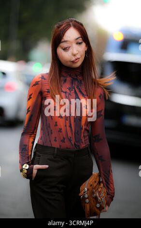 Gast bei der Acne Studio Show während der Paris Fashion Week Damenbekleidung Frühjahr/Sommer 2026, Collège des Bernardins, Paris, Frankreich (Constance Bugaut/SPP) Credit: SPP Sport Press Photo. /Alamy Live News Stockfoto