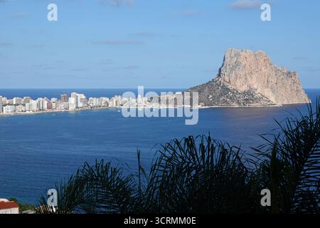 Calpe Town und Penon de Ifach Rock Stockfoto