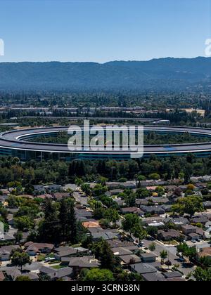 Luftaufnahme des Apple Park und der Umgebung in Kalifornien Stockfoto