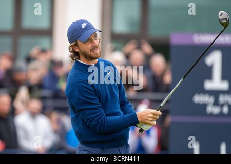 Carnoustie, Schottland. Oktober 2025. Der Engländer Tommy Fleetwood schlägt in der ersten Runde der Alfred Dunhill Links Championship ab. Quelle: Tim Gray/Alamy Live News Stockfoto