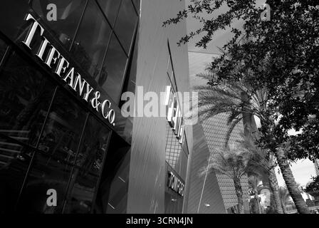 Außenansicht des luxuriösen Juweliergeschäfts von Tiffany & Co. In den Geschäften von Crystals, CityCenter, Las Vegas Strip, Nevada, USA. Stockfoto
