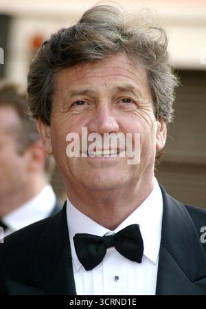 Melvin Bragg bei der Royal Gala Performance von Mamma Mia im komplett renovierten Prince of Wales Theatre. London, 10. Juni 2004 Stockfoto
