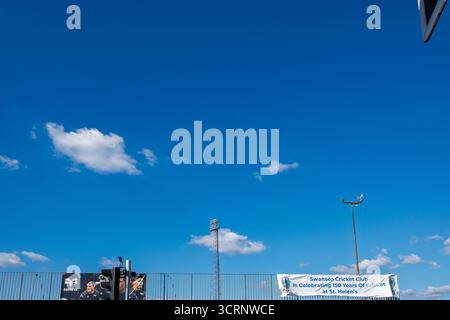 Flutlichter und steht im Swansea Cricket and Football Club Stockfoto