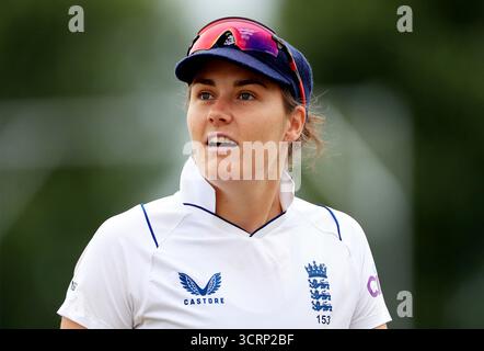 Aktenfoto vom 06/23 von Nat Sciver-Brunt. Englands Cricketspieler hatten einen unerwarteten Besuch bei Marks und Spencer am Vorabend ihres Eröffnungsspiels der Frauen-Weltmeisterschaft in Guwahati, aber das ist kein gewöhnliches Spiel für ein Team, das viel zu beweisen hat. Es ist ein erster Auslandseinsatz für den Cheftrainer und ihren Kapitän Nat Sciver-Brunt, der im April zusammenkam, um ein kämpfendes Team einen Kurs zurückzusetzen, aber einen, der mit einem beruhigenden, vertrauten Ausflug begann. Ausgabedatum: Donnerstag, 2. Oktober 2025. Stockfoto