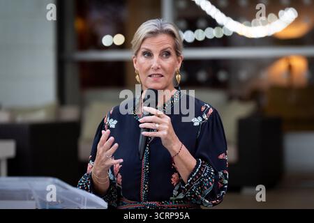 AM 2. OKTOBER 1935 hielt die Herzogin von Edinburgh eine Rede vor der britischen Botschaft in Kinshasa, Demokratische Republik Kongo. Bilddatum: Mittwoch, 1. Oktober 2025. Stockfoto