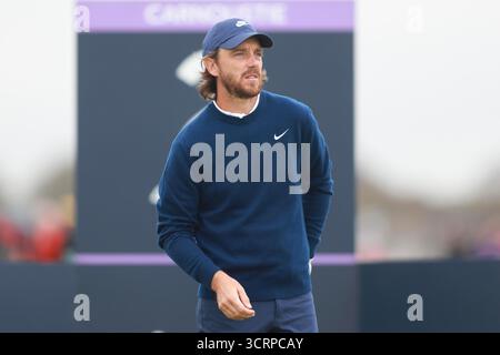 Oktober 2025; Carnoustie Golf Links, Carnoustie, Angus, Schottland; Alfred Dunhill Links Golf Championship, Runde eins; Tommy Fleetwood aus England auf dem zweiten Abschlag des Carnoustie Championship Golfplatzes während der ersten Runde der Alfred Dunhill Links Championship Championship Stockfoto