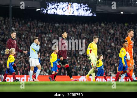 Rotterdam, Niederlande. Oktober 2025. Rotterdam - Tsuyoshi Watanabe aus Feyenoord im zweiten Spiel der UEFA Europa League 2025/2026. Das Spiel findet am 2. Oktober 2025 im Stadion Feijenoord de Kuip in Rotterdam statt. Credit: Box to Box Pictures/Alamy Live News Stockfoto