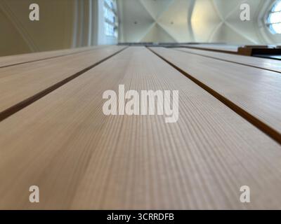 Moderne hölzerne Pfeifenorgel in einer schwedischen Kirche Stockfoto