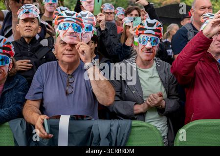 Pontypool, UK SEPTEMBER 06: Fans von Geraint Thomas von GB und Team INEOS Grenadiers vor der 21. Tour of Britain 2025, Stage 5 Pontypool to the Tumble Stockfoto