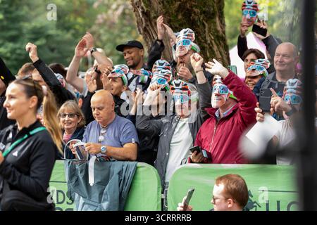 Pontypool, UK SEPTEMBER 06: Fans von Geraint Thomas von GB und Team INEOS Grenadiers vor der 21. Tour of Britain 2025, Stage 5 Pontypool to the Tumble Stockfoto
