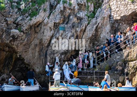 Der Eingang zur Blauen Grotte. Stockfoto