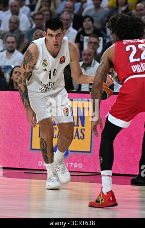 Madrid, Spanien. Oktober 2025. Gabriel Deck von Real Madrid während des Euroleague-Spiels zwischen Real Madrid und Olympiacos Piräus in der Madrid Arena. Endergebnis; Real Madrid Sieg 89-77 Credit: SOPA Images Limited/Alamy Live News Stockfoto
