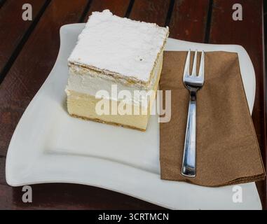 Vanillescheibe Creamy, Bled Cream Kuchen (Blejska kremsnita, Rezina) Cremeschnitte,- Bled Stockfoto
