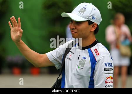 Singapur, Singapur. Oktober 2025. Ayumu Iwasa (JPN) Racing Bulls und Red Bull Racing Reserve Driver. 03.10.2025. Formel-1-Weltmeisterschaft, Rd 18, Grand Prix Von Singapur, Marina Bay Street Circuit, Singapur, Übungstag. Das Foto sollte lauten: XPB/Alamy Live News. Stockfoto