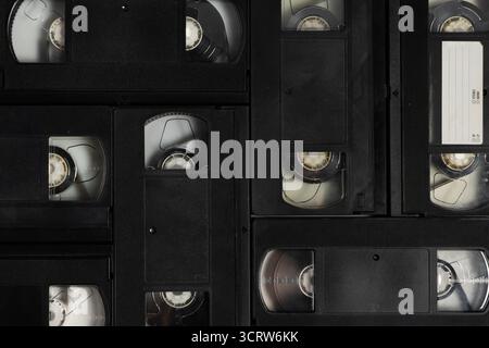 Der Hintergrund stammt von alten VHS-Videokassetten. Retro-Videoausrüstung Stockfoto