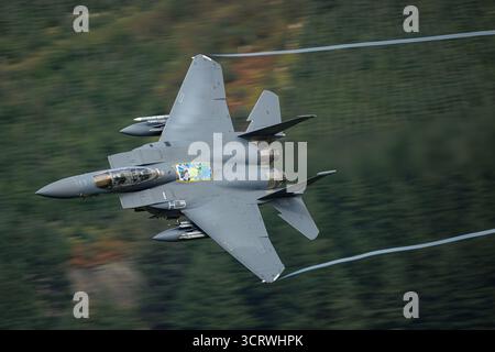 Militärische Luftfahrt in der Mach Loop, Nordwales Stockfoto