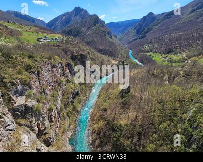 Der Tara River Canyon, ein bekanntes Naturdenkmal in Montenegro. Stockfoto
