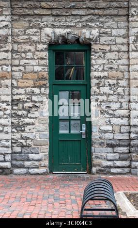Fenster und Tür mit Rahmen in allen Stilen Stockfoto