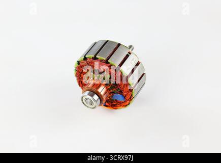 Diese Abbildung zeigt einen Elektromotoranker, eine Schlüsselkomponente bei der Drehung eines Gleichstrommotors oder Generators. Stockfoto