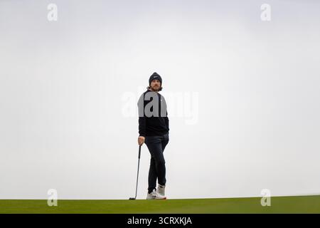 Kingsbarns, Schottland. Oktober 2025. Tommy Fleetwood auf dem 18. Grün während der zweiten Runde der Alfred Dunhill Links Championship. Quelle: Tim Gray/Alamy Live News Stockfoto