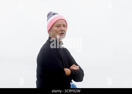 Oktober 2025; Kingsbarns Golf Links, St Andrews, Fife, Schottland; Alfred Dunhill Links Golf Championship, Runde zwei; Schauspieler Bill Murray geht in der zweiten Runde der Alfred Dunhill Links Championship das vierzehnte Loch in Kingsbarns Golf Links Stockfoto