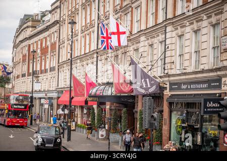 LONDON - 23. AUGUST 2025: The Rubens at the Palace - fünf-Sterne-Hotel an der Buckingham Palace Road in Victoria Stockfoto