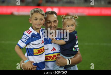 3. Oktober 2025, Kapstadt, Westkap, Südafrika: Stormers' DEWALDT DUVENAGE während des United Rugby Championship Matches zwischen den Stormers und Ospreys im Eröffnungsspiel der United Rugby Championship im Cape Town Stadium in Kapstadt, Südafrika. (Kreditbild: © Bertram Malgas/ZUMA Press Wire) NUR REDAKTIONELLE VERWENDUNG! Nicht für kommerzielle ZWECKE! Stockfoto