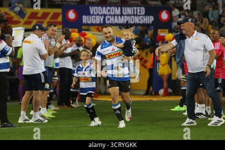 3. Oktober 2025, Kapstadt, Westkap, Südafrika: Stormers' DEWALDT DUVENAGE während des United Rugby Championship Matches zwischen den Stormers und Ospreys im Eröffnungsspiel der United Rugby Championship im Cape Town Stadium in Kapstadt, Südafrika. (Kreditbild: © Bertram Malgas/ZUMA Press Wire) NUR REDAKTIONELLE VERWENDUNG! Nicht für kommerzielle ZWECKE! Stockfoto