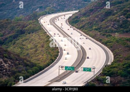 Der Foothill Freeway, auch bekannt als Interstate 210 (I-210) und State Route 210 (SR 210), in Kalifornien Stockfoto