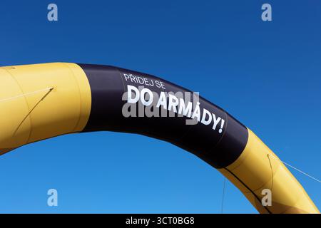 NATO Days, Ostrava, Tschechische Republik - 21. September 2025: Rekrutierungskampagne für die tschechische Armee. Das Militär rekrutiert neue Soldaten für die Streitkräfte. Stockfoto